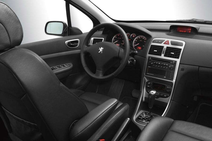  Peugeot 307 Sedan 2004 года  (фото 5 из 9)